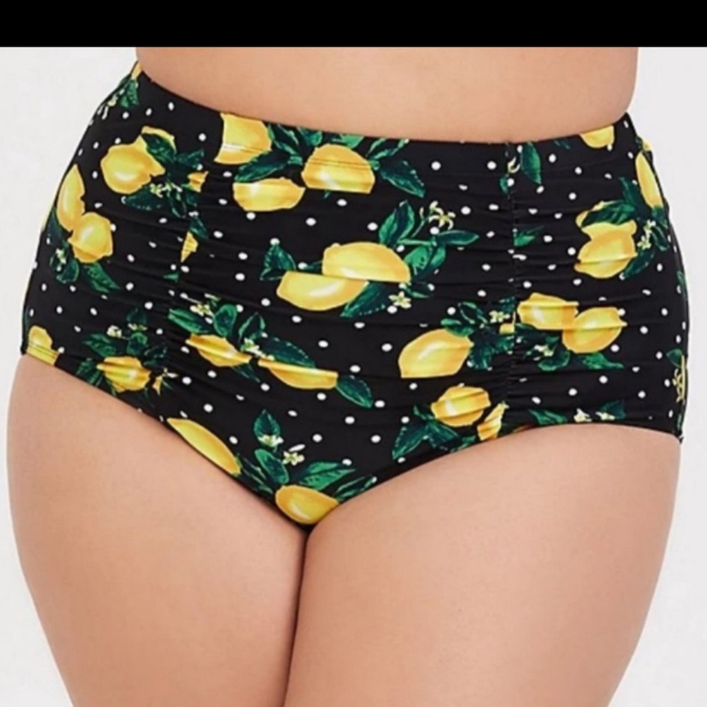 Torrid Lemon Dot Short Sleeve Bikini Top (2X) & Ruched Swim Bottom (0X) - Picture 3 of 4